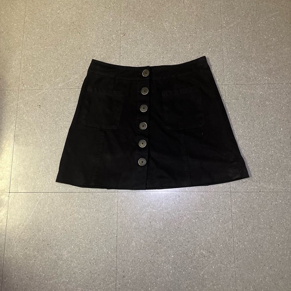 Black Button-Front Skirt with two pockets